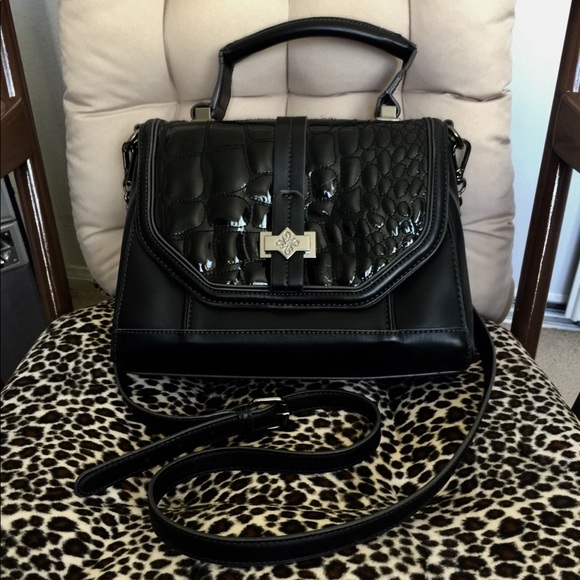 Simply Vera Vera Wang Handbags - VERA WANG PURSE!!